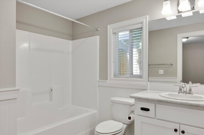 Building Photo - Live in One of Lake Oswego's Most Convenie...