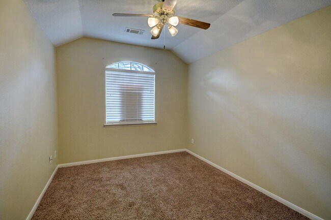 Building Photo - 7 N Spiral Vine Cir