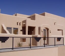 Building Photo - Nice Townhouse in Pueblo’s Gated Community