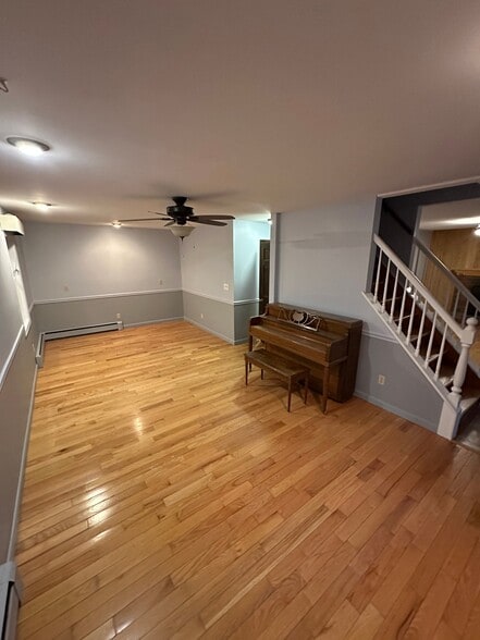 Building Photo - 6 Oakwood Ln