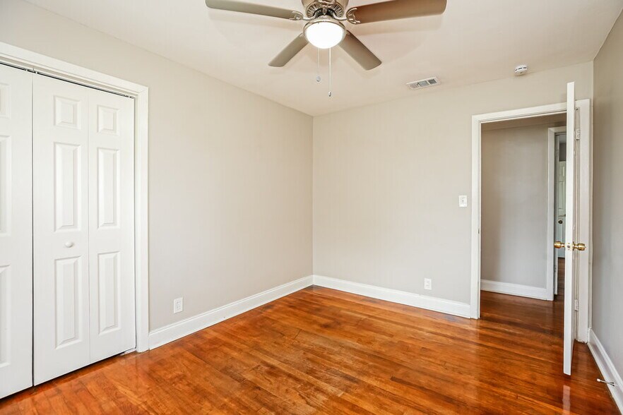 Building Photo - 2615 Ligustrum Rd