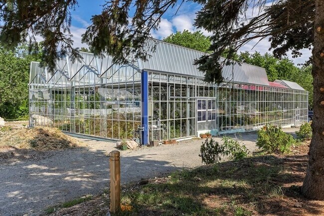 Building Photo - 19 Norton St