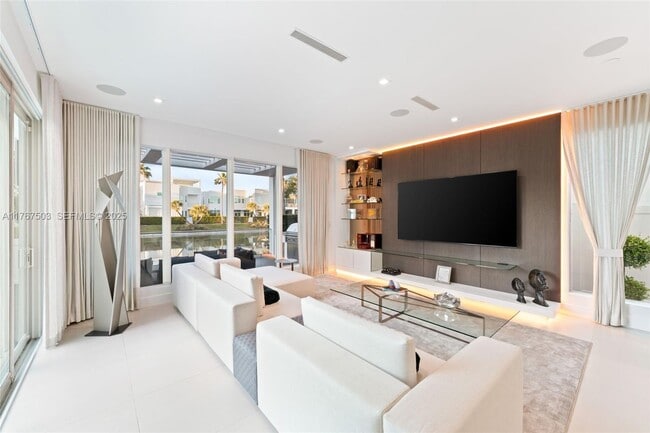 Building Photo - 10561 NW 67th Terrace