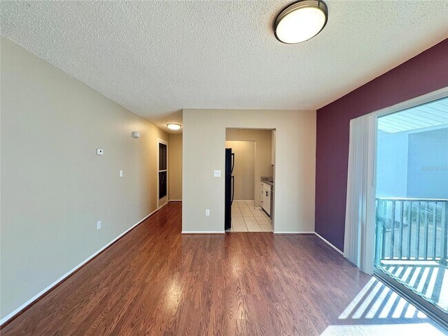 Building Photo - 1550 11th St NE