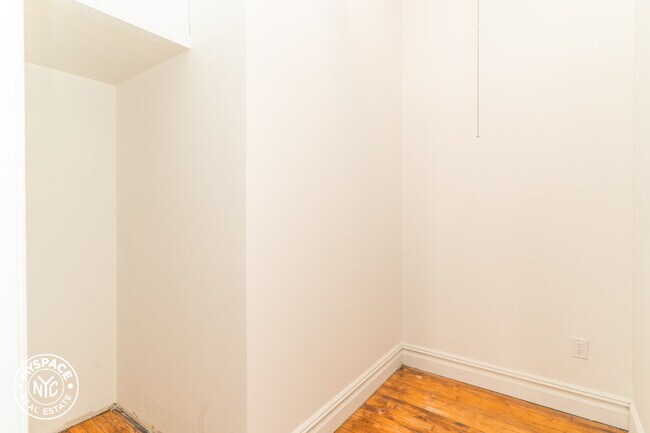 Building Photo - 1087 Flushing Ave