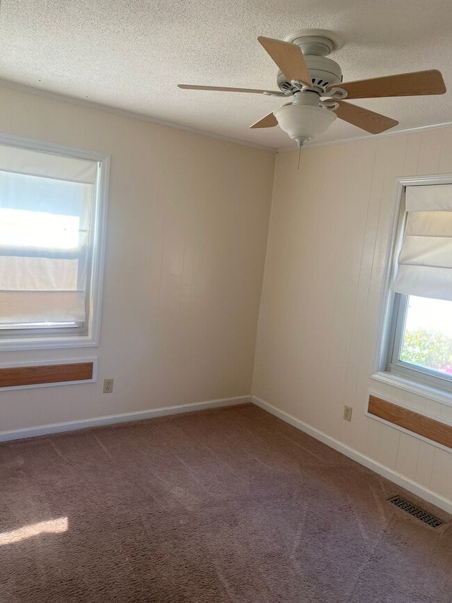 Building Photo - Martin Heights!