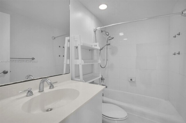 Building Photo - 3001 S Ocean Dr