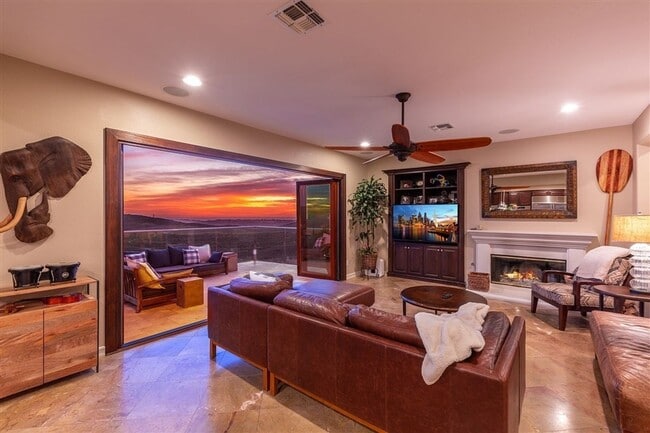 Building Photo - One of Kind Executive Home, Available Augu...