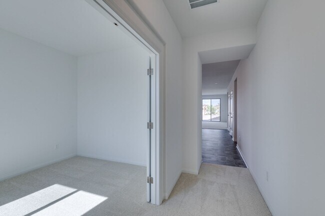 Building Photo - GORGEOUS SINGLE STORY WITH MANY UPGRADES*3 BEDROOMS*DEN!