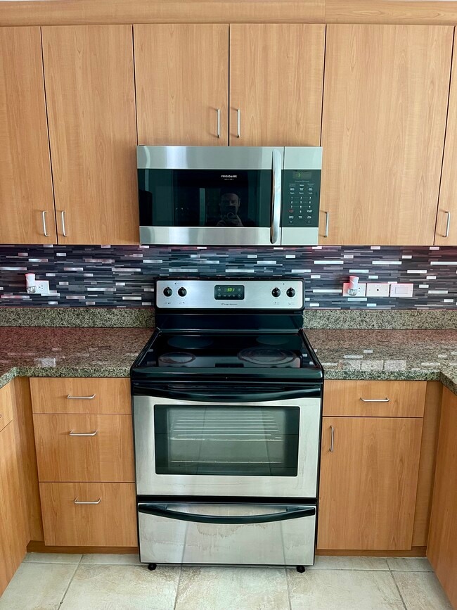 Building Photo - 1080 Park Blvd