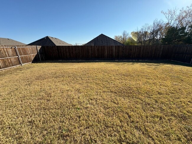 Building Photo - Pristine in Princeton!