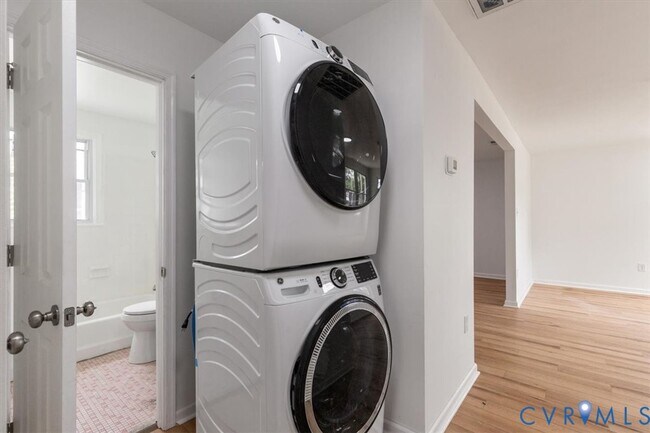 Building Photo - 1806 Sussex St