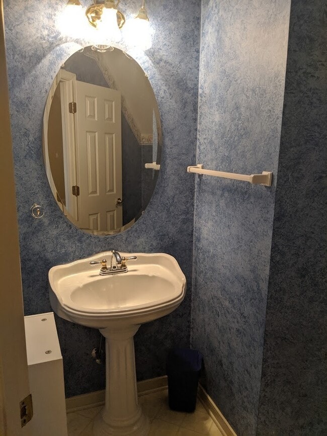 Building Photo - Huge 4 Bedroom Chester Transitional in Stoney Glen West with 2 Car Garage, $2225.00 p/month!