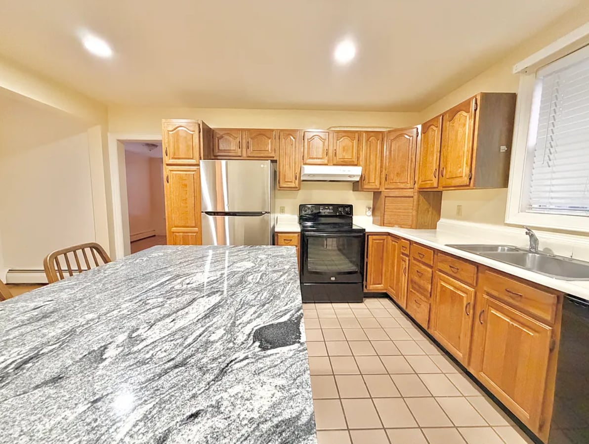 Building Photo - 38 Franklin St