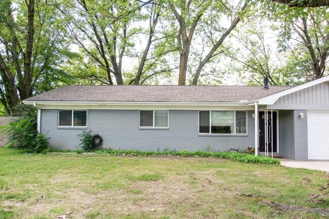 Building Photo - 1204 Convair St