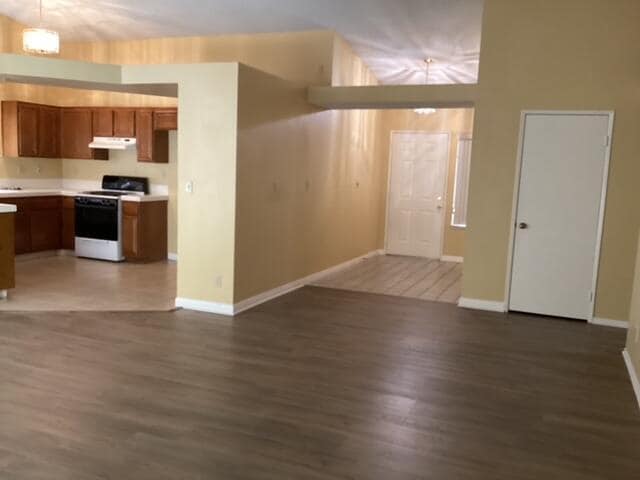 Building Photo - 4660 Grandview Dr