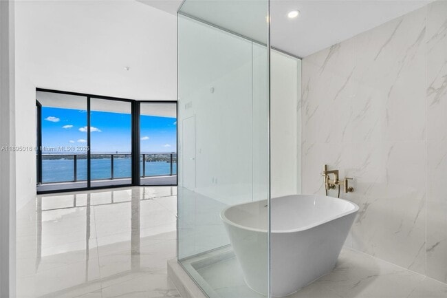 Building Photo - 700 NE 24 # 3707 MIAMI, FL 33137