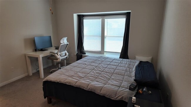 Building Photo - 5659 Sabbia Dr