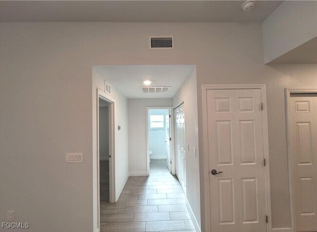 Building Photo - 309 SW 47th Terrace