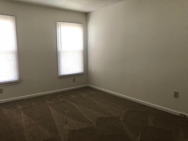 Building Photo - 4002 Ditmas Ct