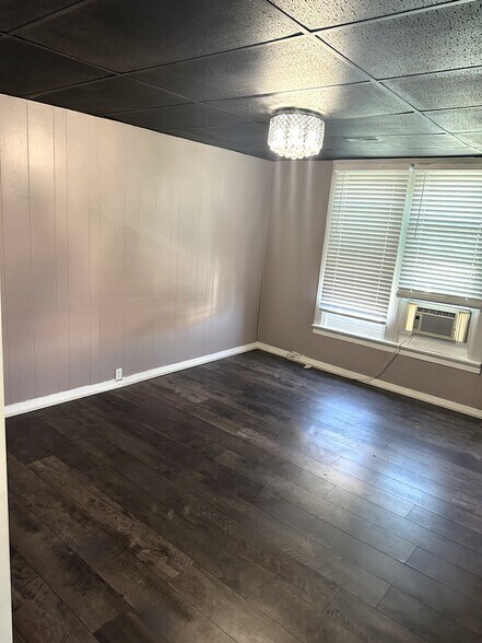 2nd living room (can be used as bedroom ) - 114 17th St