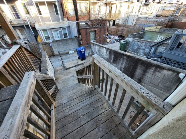 Building Photo - 3Br/1Ba Townhouse