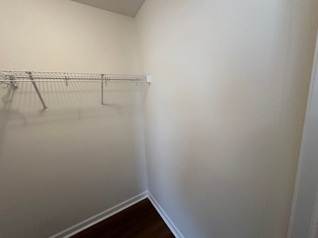 Building Photo - 1651 W Kole Dr