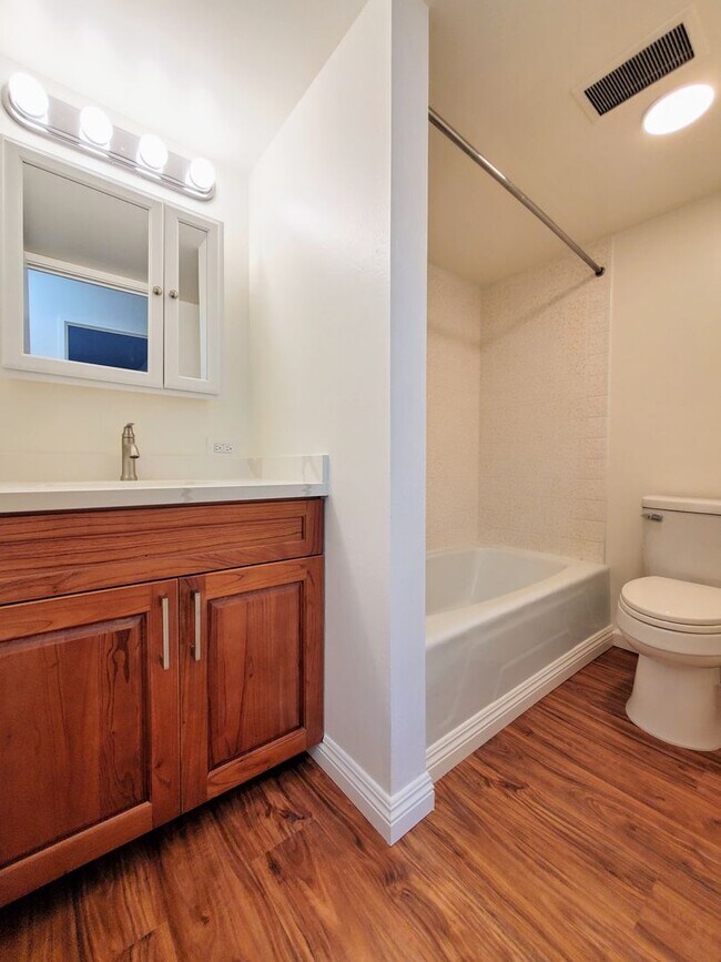 Building Photo - Available now | 2 bedroom, 2 bathroom cond...