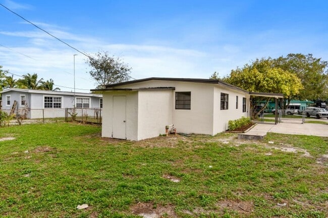 Building Photo - 2415 Lewis Rd