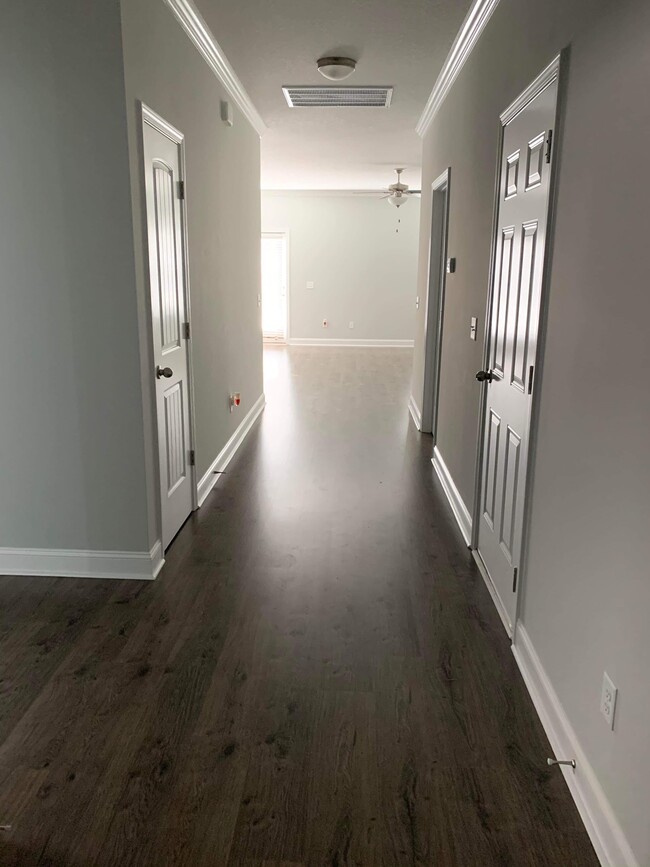 Building Photo - 117 Brasher Dr