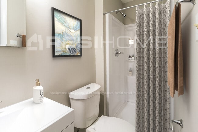 Building Photo - 9190 Spillers Dr SW
