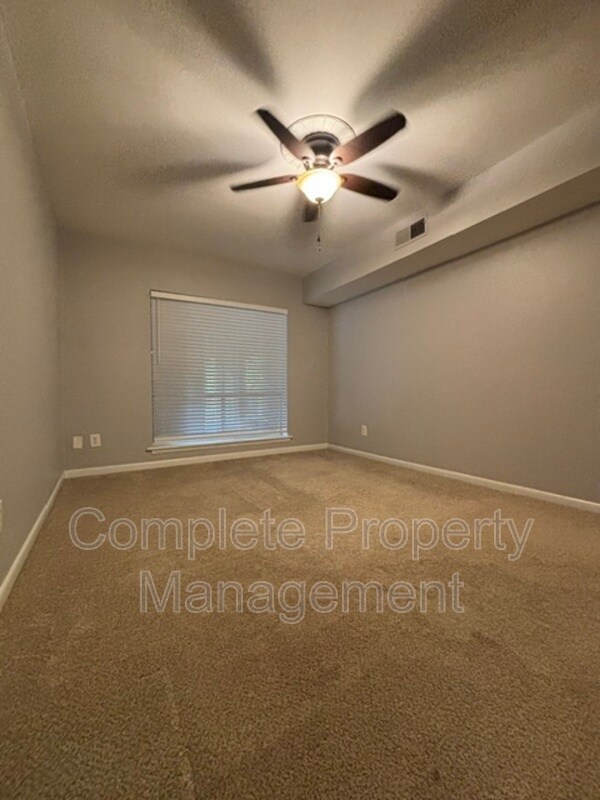 Building Photo - 55 Hanover Cir