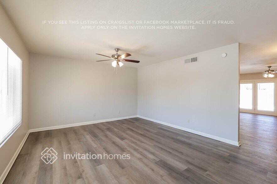 Building Photo - 3154 W Hartford Dr