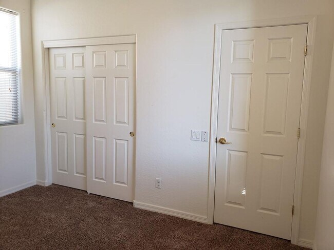 Building Photo - 760 E Indian Wells Pl