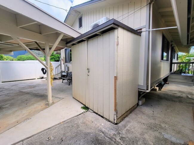 Building Photo - 6164 Kalaniana?ole Hwy