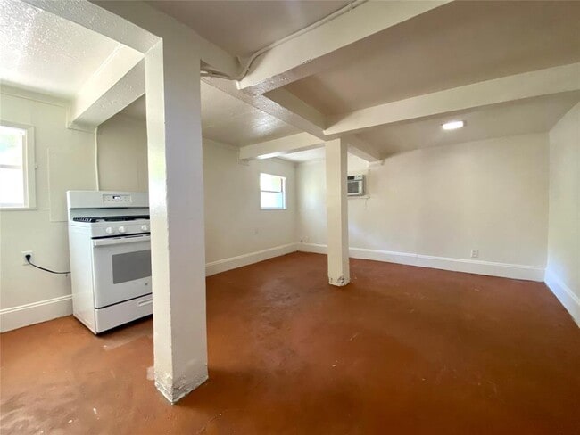 Building Photo - 309 E 32nd St