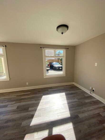 Building Photo - 1357 E Orange Grove Blvd