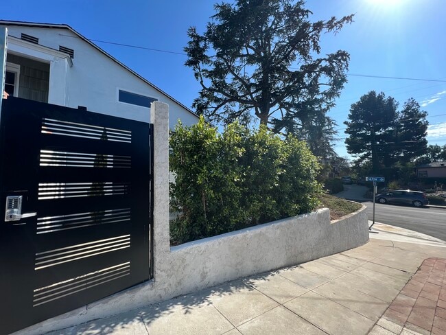Private gate and hedge - 4529 Valencia Dr