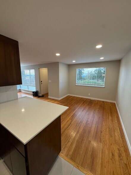 Building Photo - 20930 2nd Ave S