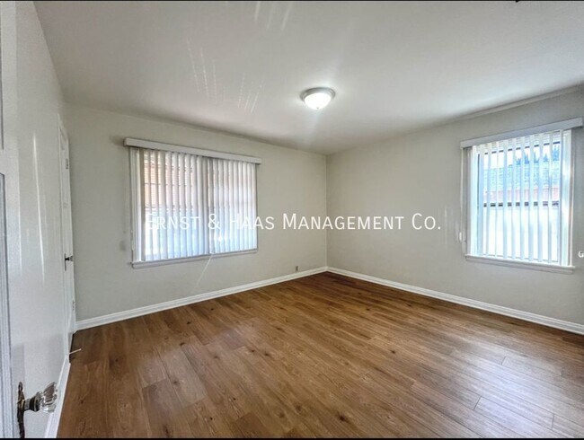 Building Photo - 9703 Park St