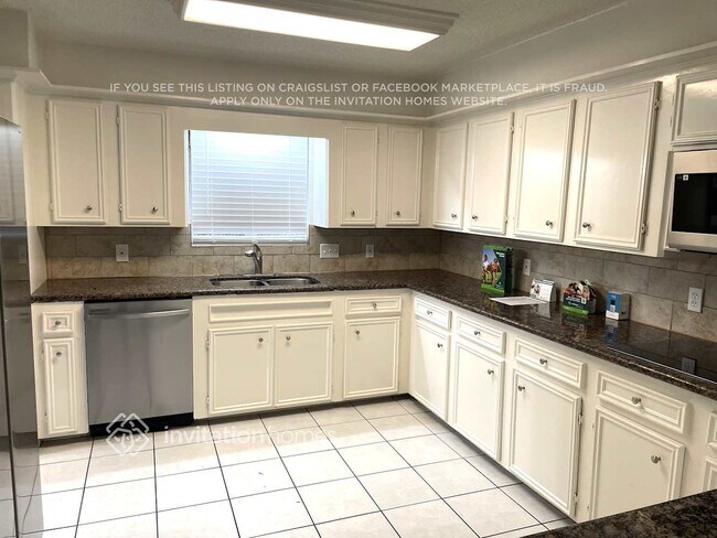 Building Photo - 3822 Stillview Dr