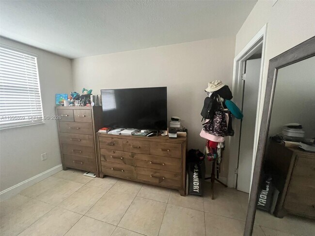 Building Photo - 8363 Lake Dr