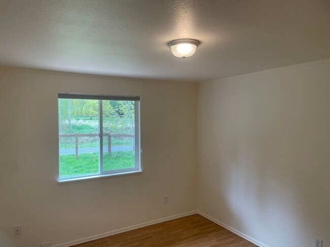 Building Photo - Private Langley Home Only Minutes From Downtown!