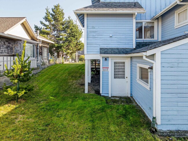 Building Photo - 640 S Columbia St