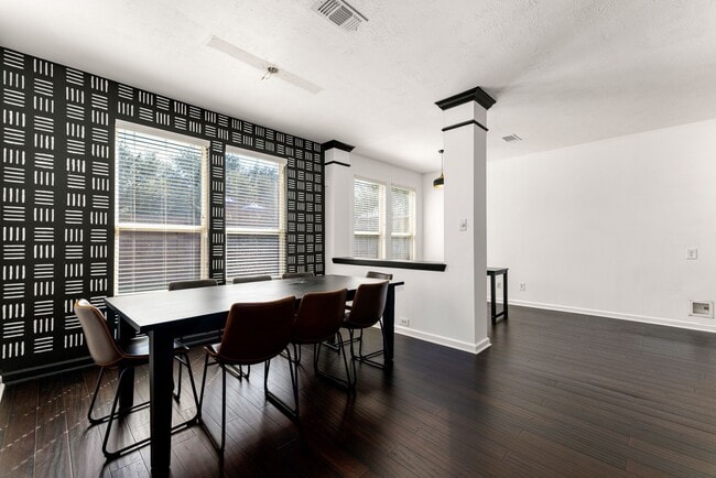 Building Photo - 5350 Brookway Dr