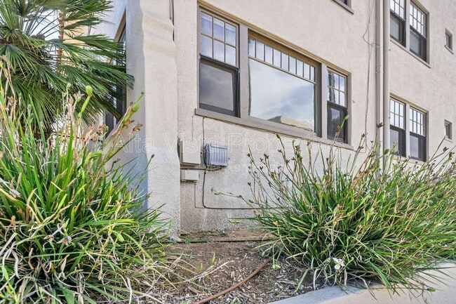Building Photo - 301 Brookes Ave