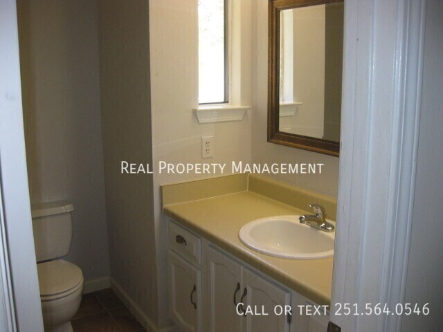 Building Photo - 5710 Green Hill Ct