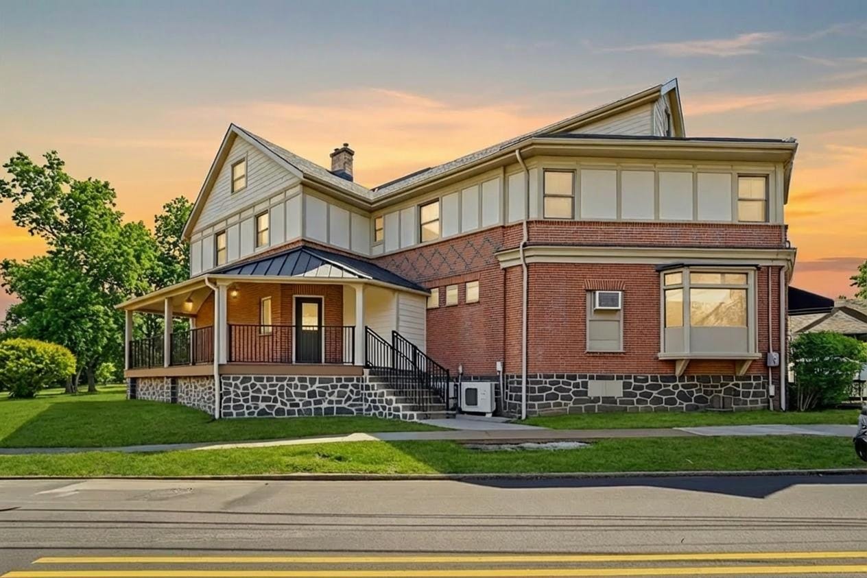 Building Photo - 104 Poplar Ave