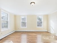 Building Photo - 39 S Front St