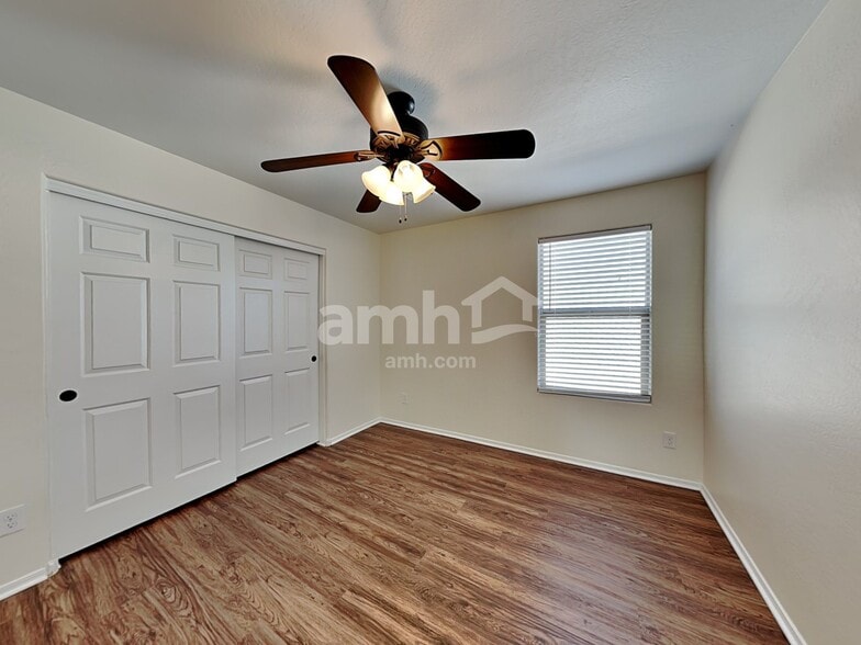 Building Photo - 12119 W Range Mule Dr